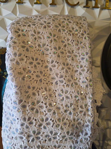 Yard white silver floral - 5,