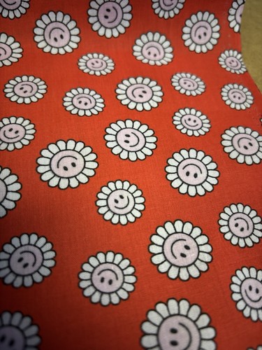 Metres red smiley faces - red,
